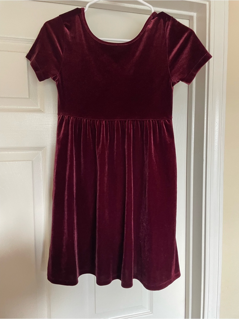 Girls Velvet Short-Sleeve Dress in Wine